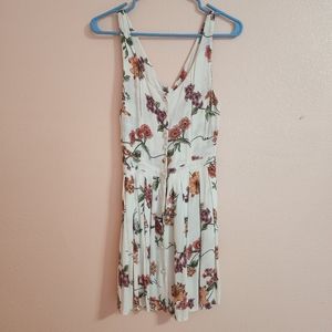 brandy melville warehous sample white lily babydoll dress with pockets